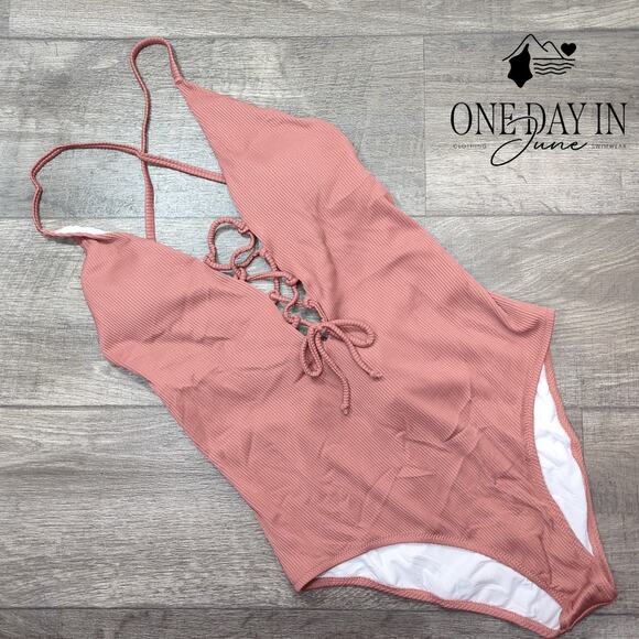 Cupshe Ribbed Lace Up Front Swimsuit Size L - Picture 3 of 7